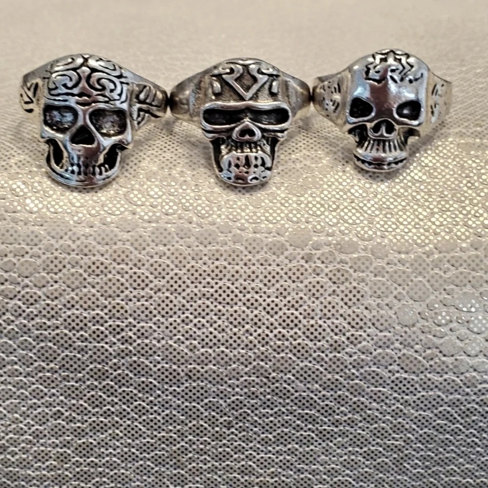 💚5/$25 Silver & Black Toned Skull Rings Set Bundle Lot Of 3 Size 8.5-9